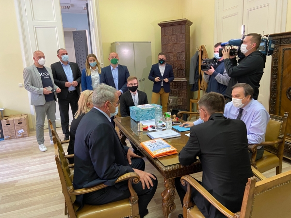 Ivica Mandić ispred Pokreta za Slavoniju predao kandidaturu za župana i kandidacijsku listu za Županijsku skupštinu OBŽ